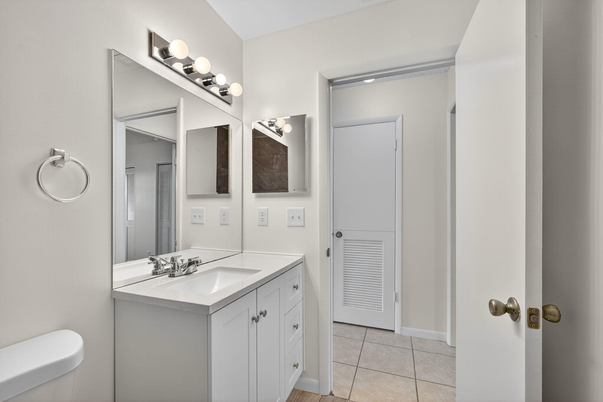 8585 Southeast Church Street, Unit 2 Hobe Sound, FL 33455 - Photo 23 of 28 23-web-or-mls-5D1A0746