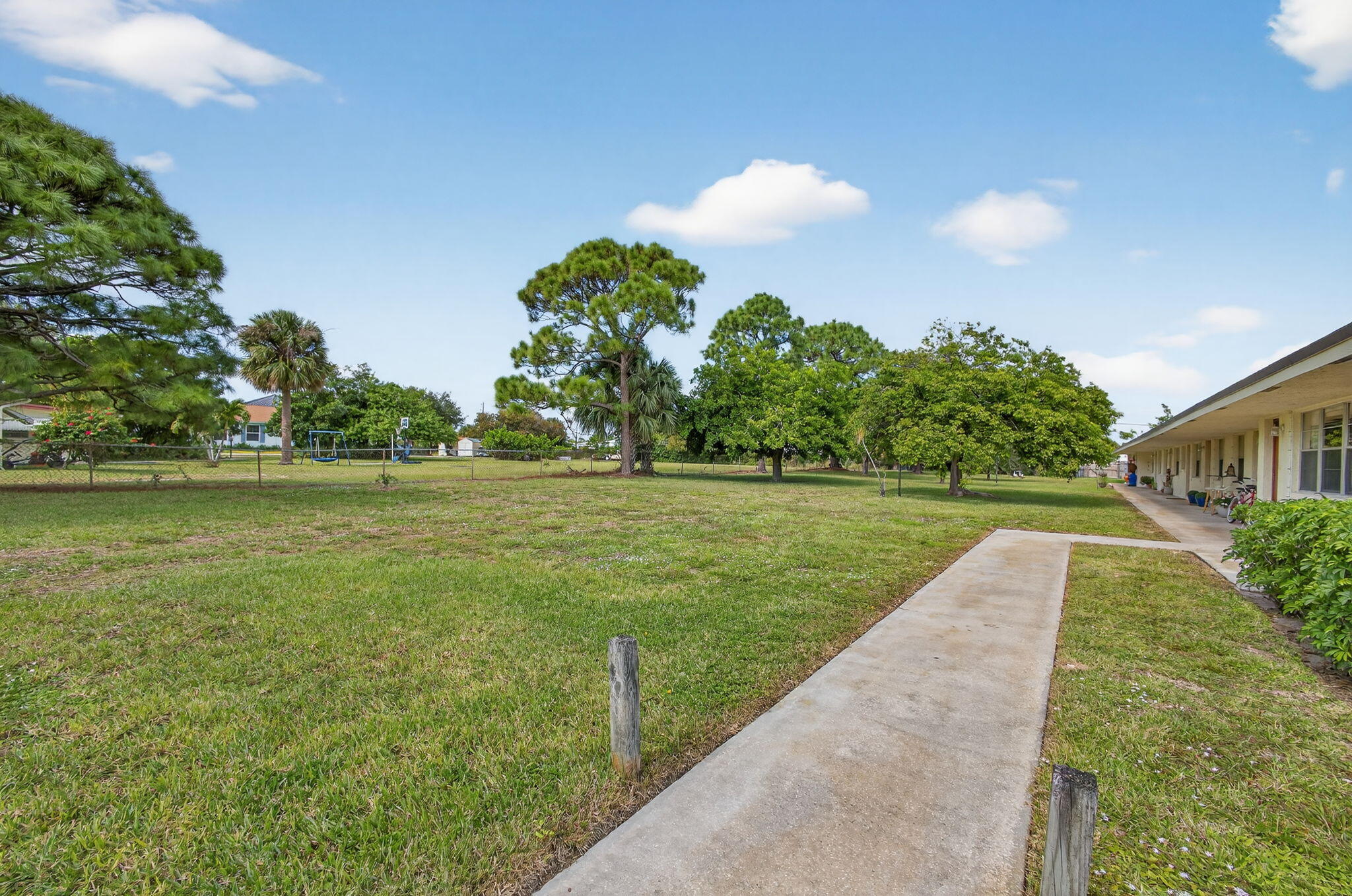 8585 Southeast Church Street, Unit 2 Hobe Sound, FL 33455 - Photo 4 of 28 4-web-or-mls-5D1A0649