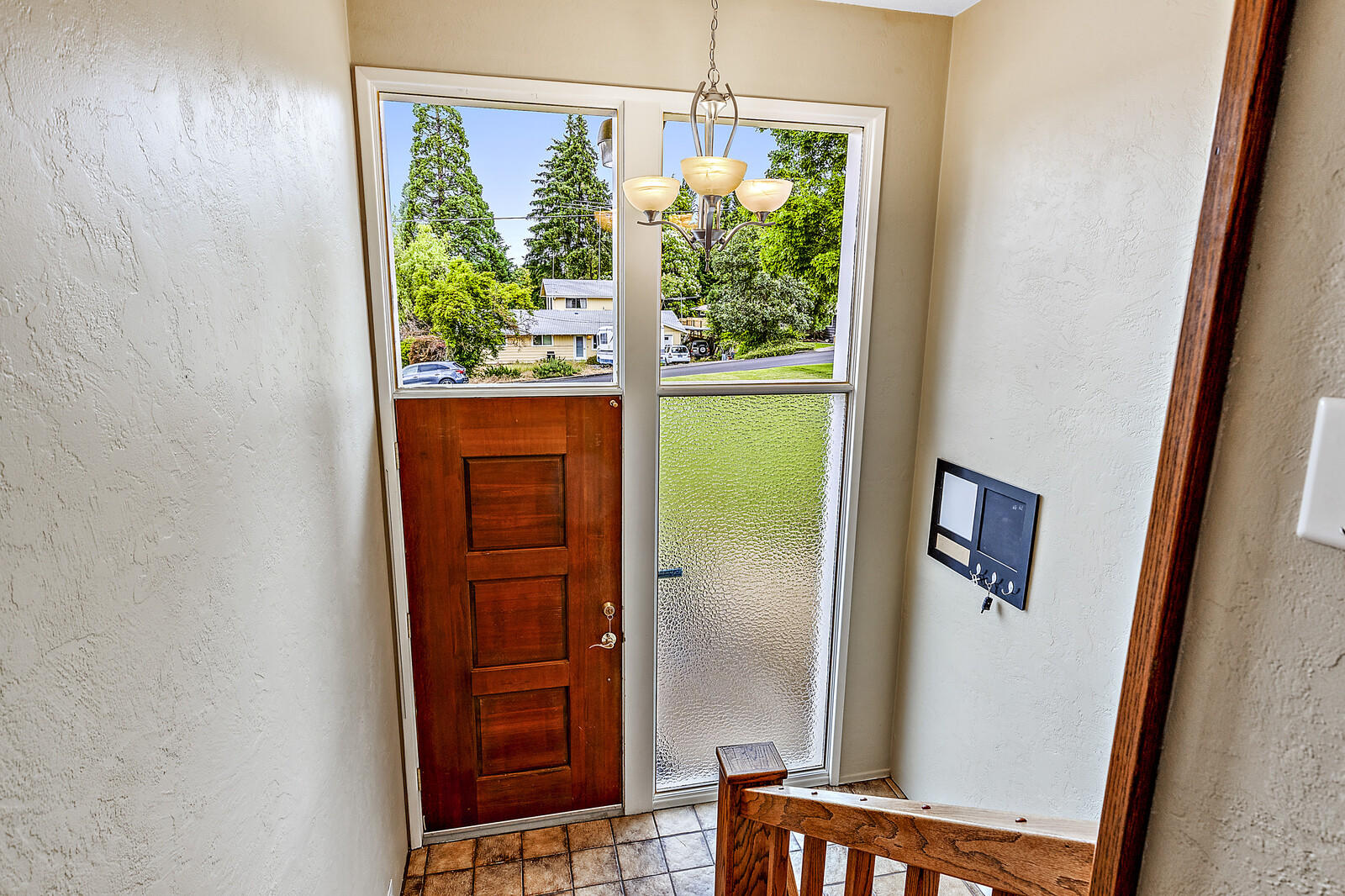 1306 Ridge Way Medford, OR 97504 - Photo 2 of 36 02