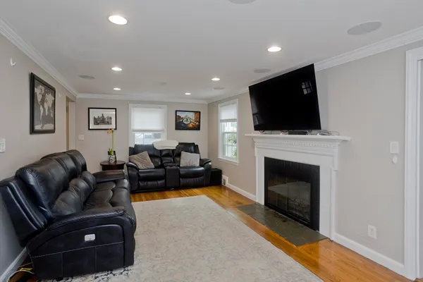 $499,999 | 68 Hazardville Road, Longmeadow, MA 01106