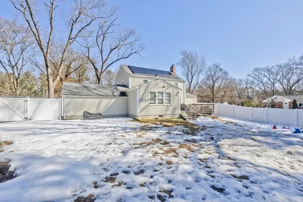 $499,999 | 68 Hazardville Road, Longmeadow, MA 01106