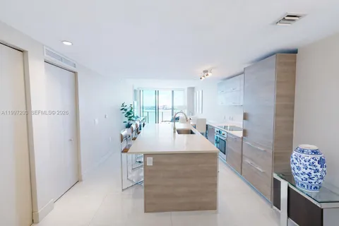 $889,000 | 650 Northeast 32nd Street, Unit 2005, Miami, FL 33137