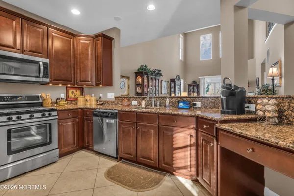 $675,000 | 204 April Way, Middletown, NJ 07748