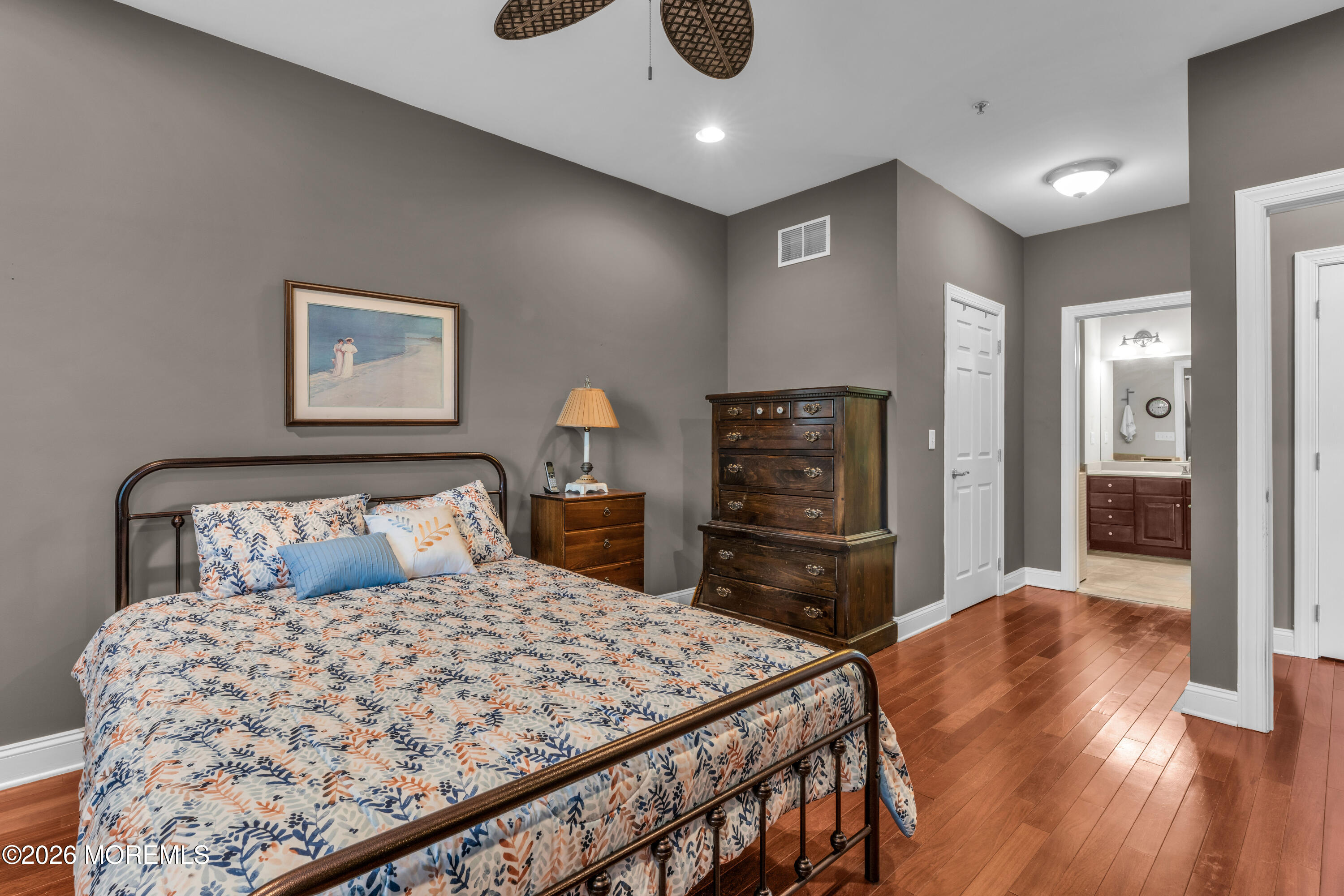 204 April Way Middletown, NJ 07748 - Photo 20 of 38 photos_high_resolution_HOM00715