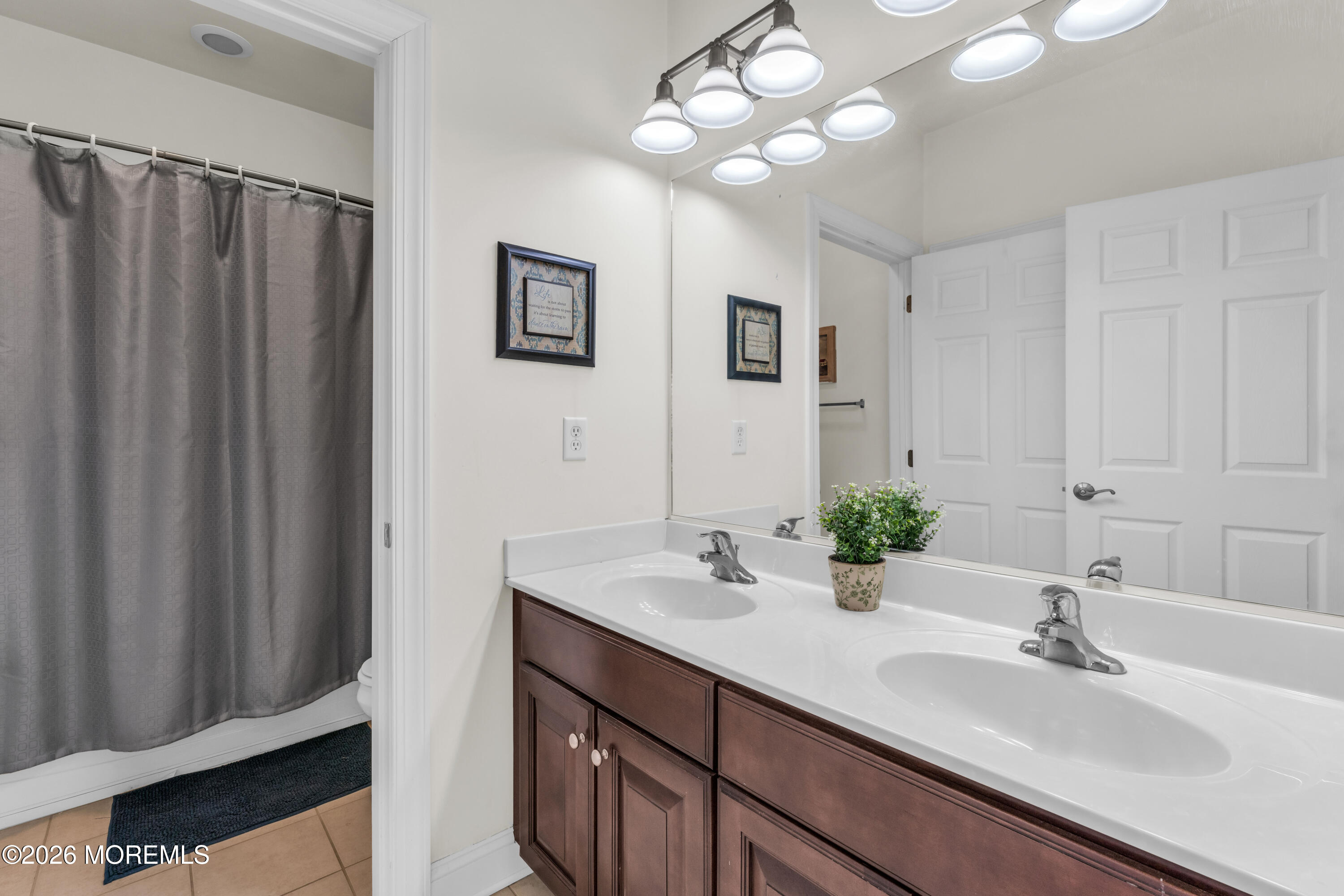 204 April Way Middletown, NJ 07748 - Photo 30 of 38 photos_high_resolution_HOM00775