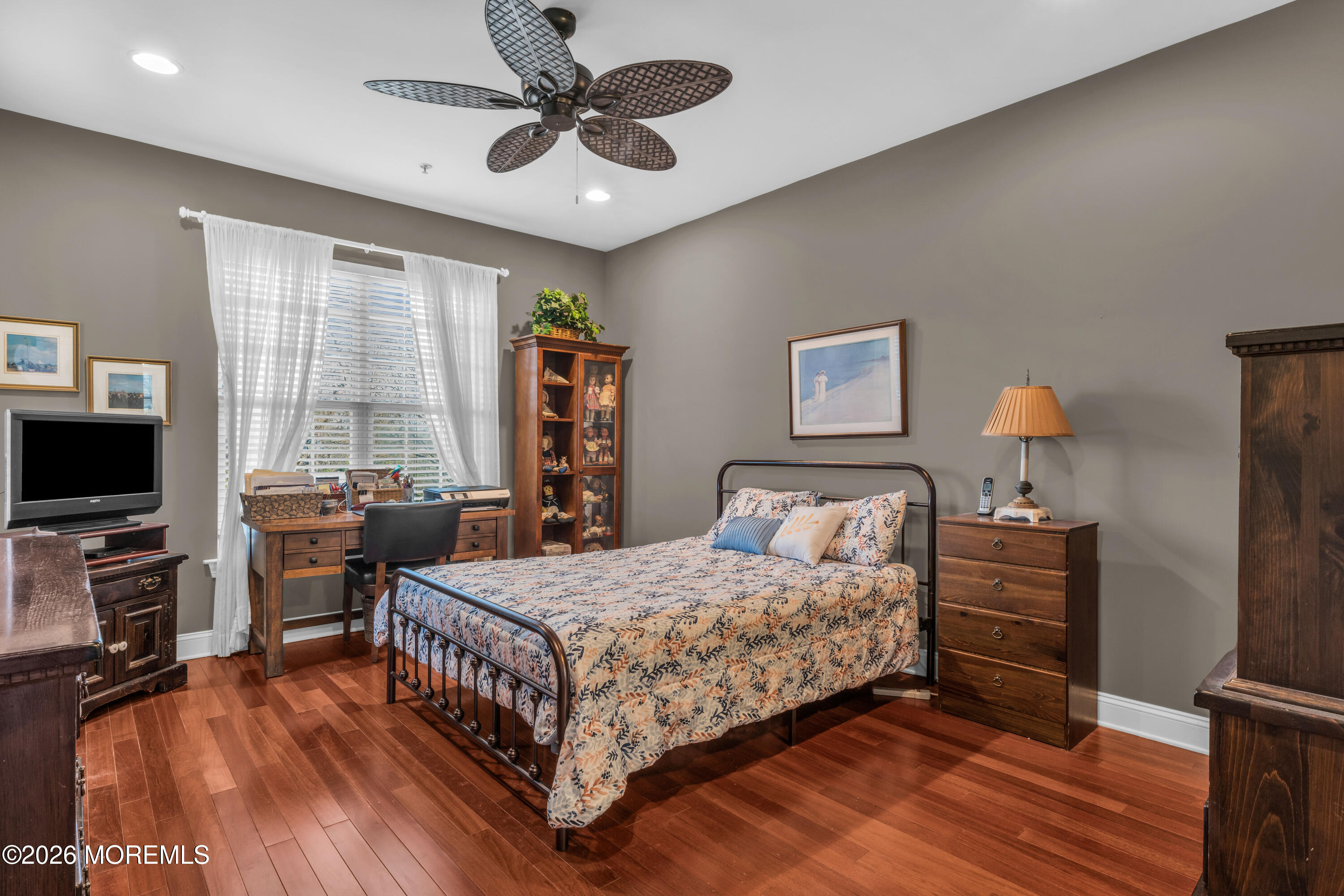 204 April Way Middletown, NJ 07748 - Photo 10 of 38 photos_high_resolution_HOM00710