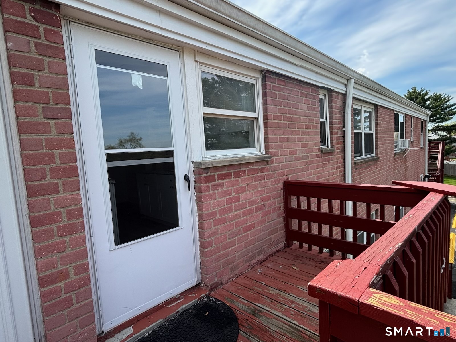 182 Seaton Road, Unit 4 Stamford, CT 06902 - Photo 2 of 5