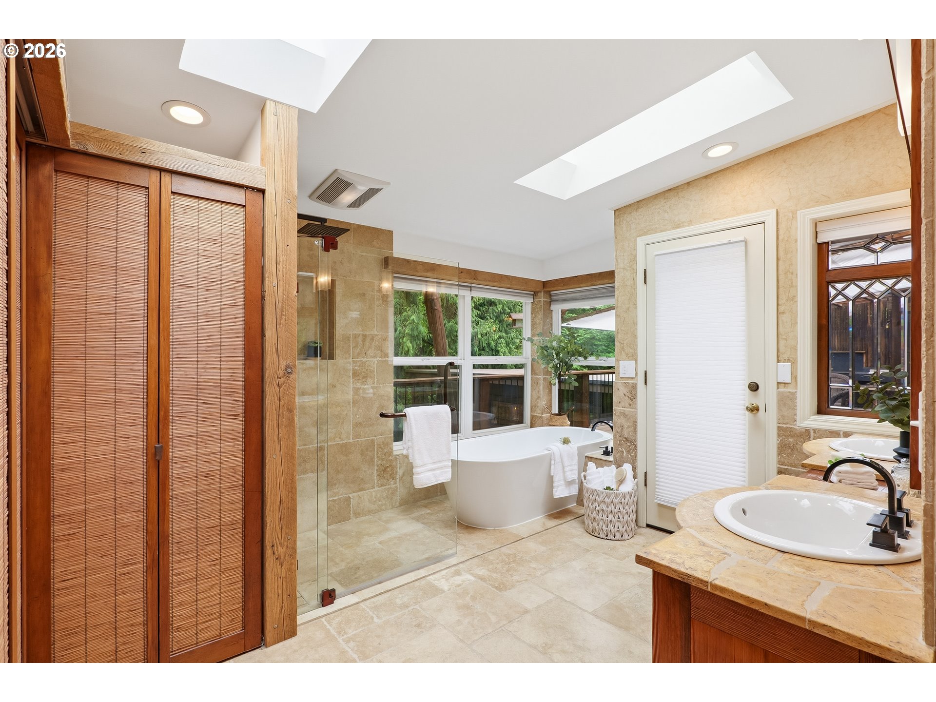 6164 Southwest Capitol Highway Portland, OR 97239 - Photo 13 of 48 Owner's Suite Bathroom