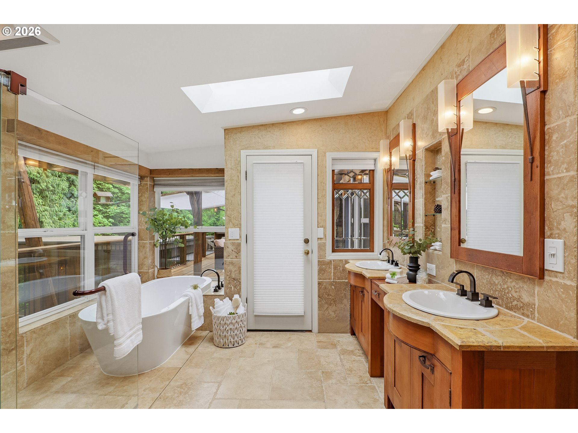 6164 Southwest Capitol Highway Portland, OR 97239 - Photo 14 of 48 Owner's Suite Bathroom