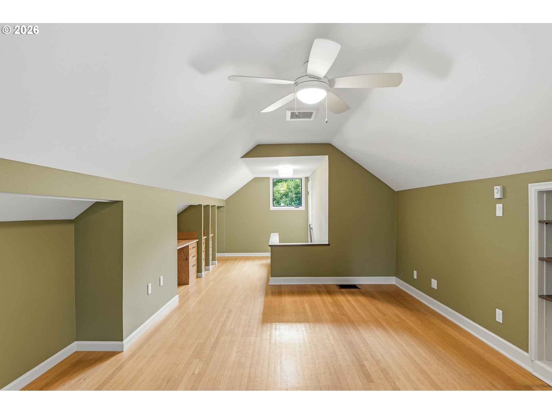 6164 Southwest Capitol Highway Portland, OR 97239 - Photo 24 of 48 Bedroom