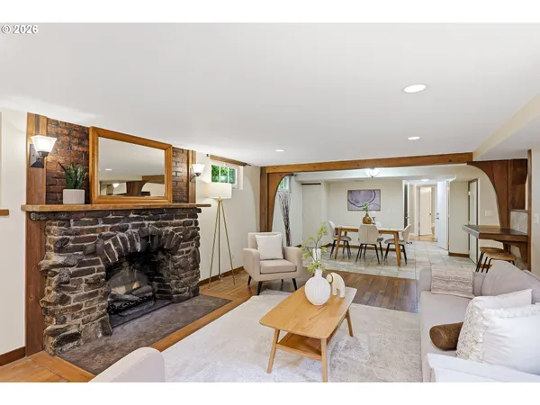 $1,250,000 | 6164 Southwest Capitol Highway, Portland, OR 97239
