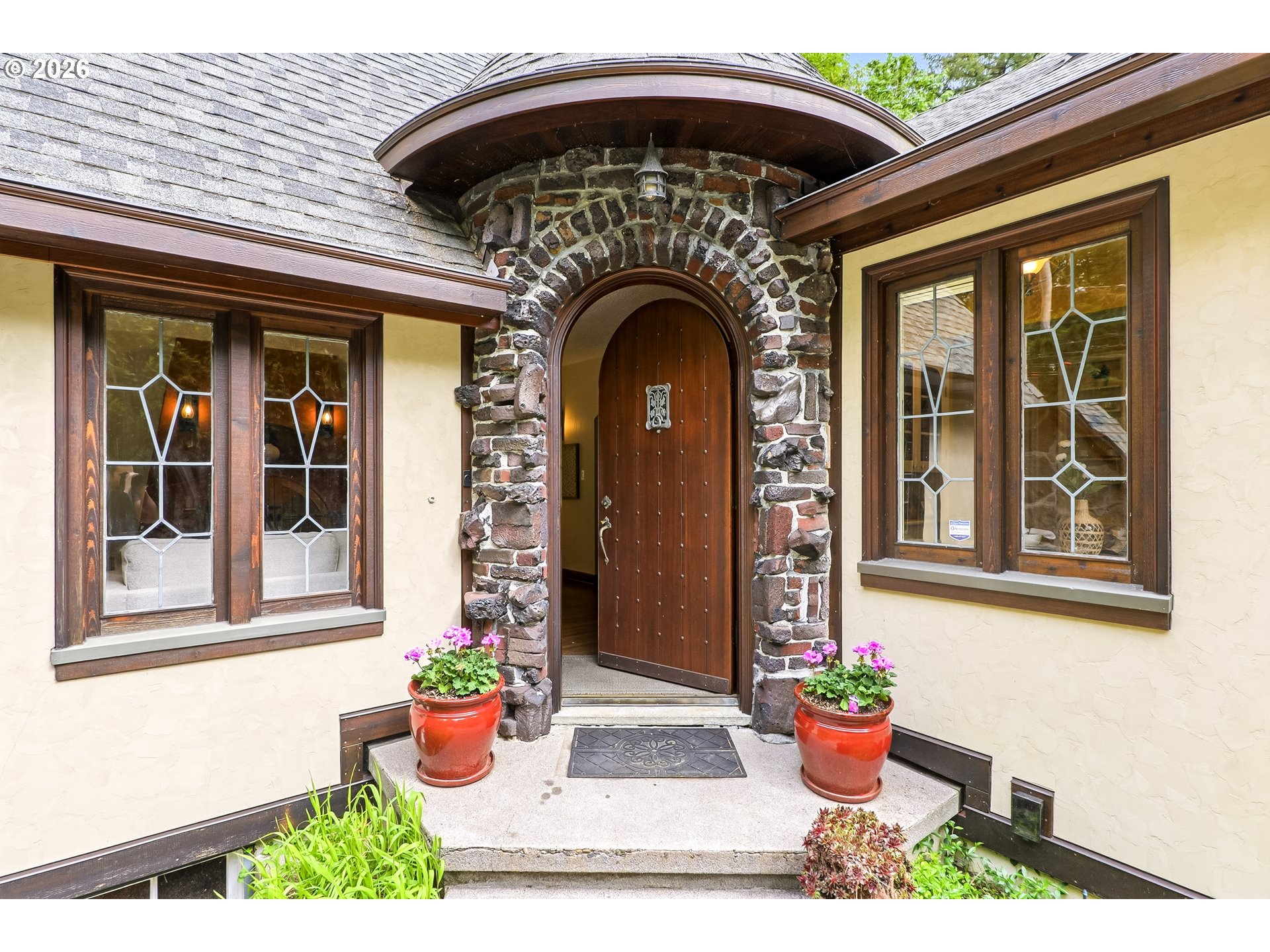 6164 Southwest Capitol Highway Portland, OR 97239 - Photo 3 of 48 Entrance/Foyer