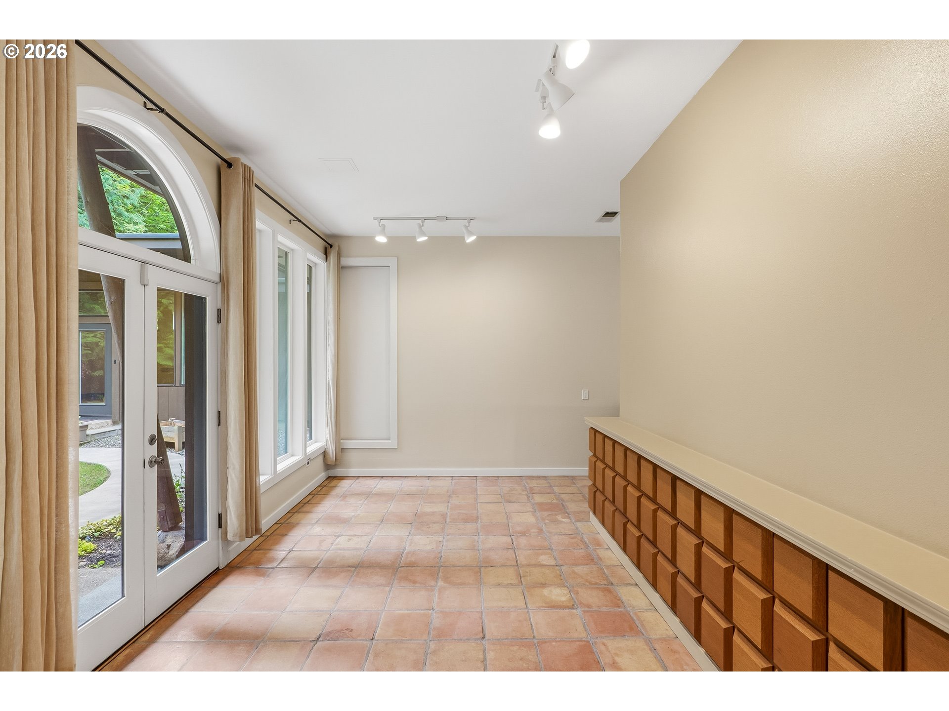 6164 Southwest Capitol Highway Portland, OR 97239 - Photo 34 of 48 Sun Room