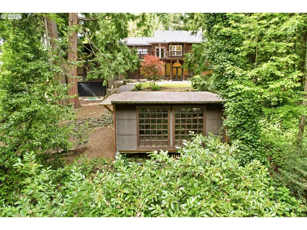 $1,250,000 | 6164 Southwest Capitol Highway, Portland, OR 97239