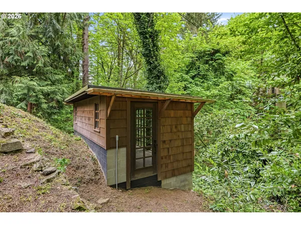 $1,250,000 | 6164 Southwest Capitol Highway, Portland, OR 97239