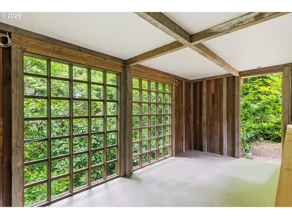 $1,250,000 | 6164 Southwest Capitol Highway, Portland, OR 97239