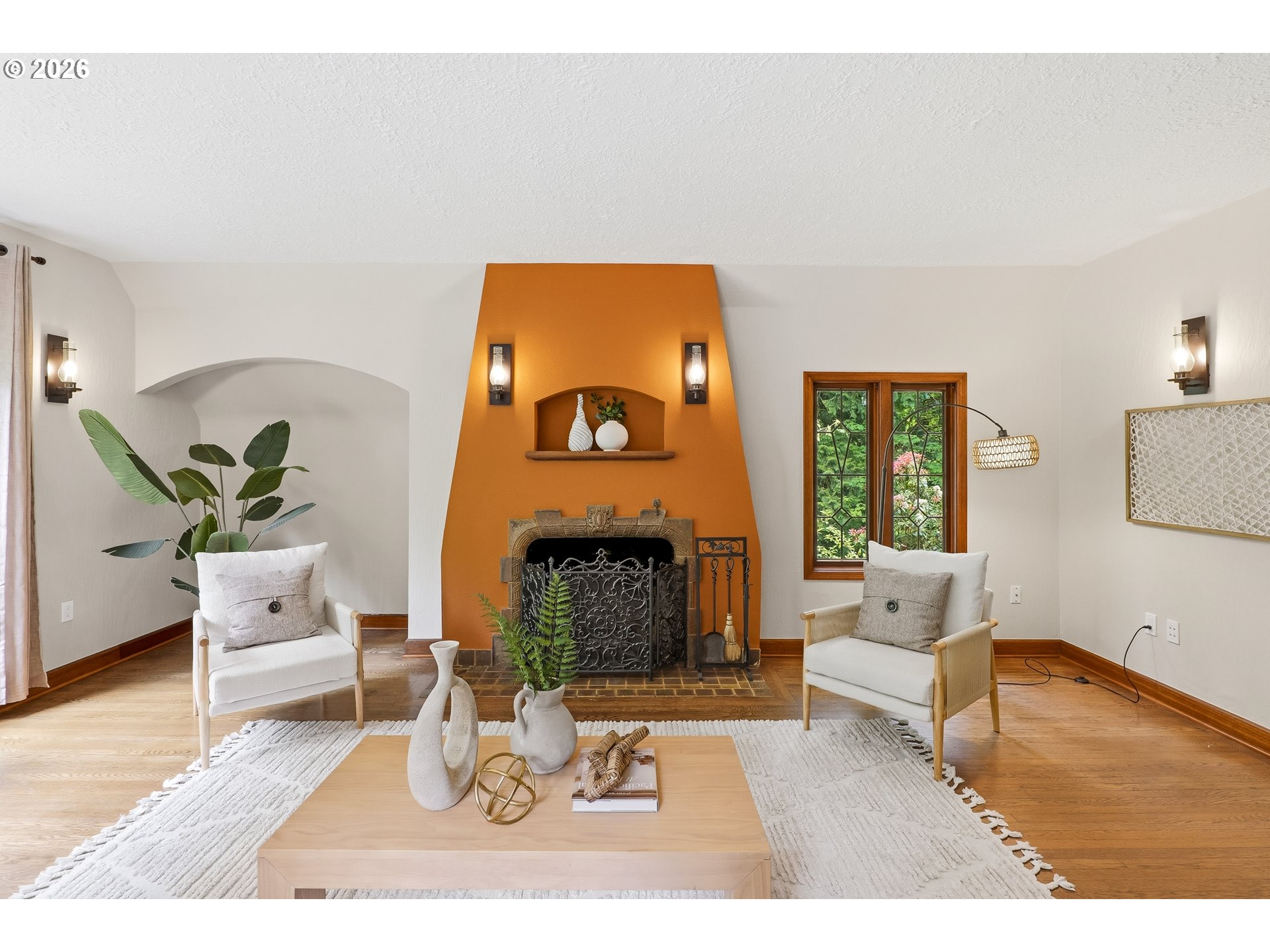 6164 Southwest Capitol Highway Portland, OR 97239 - Photo 5 of 48 Living Room