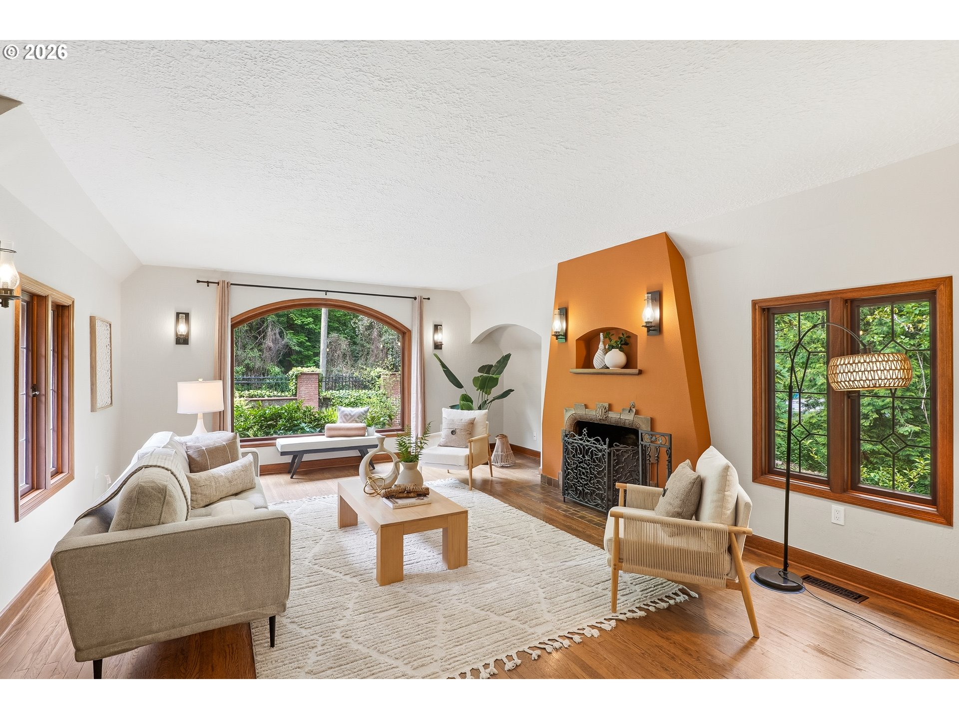 6164 Southwest Capitol Highway Portland, OR 97239 - Photo 6 of 48 Living Room