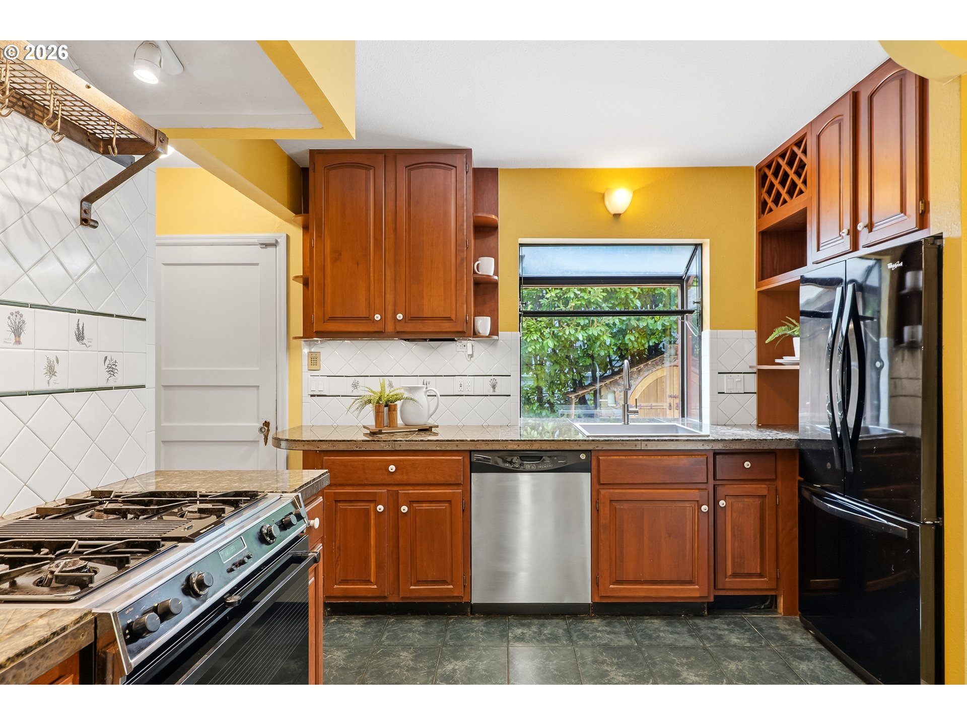 6164 Southwest Capitol Highway Portland, OR 97239 - Photo 10 of 48 Kitchen