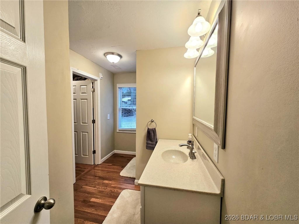 1185 Oval Road Climax Springs, MO 65324 - Photo 15 of 47 Main floor ensuite bathroom.