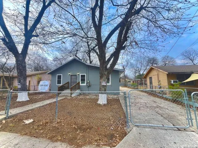 $1,300 | 1217 Keats Street, San Antonio, TX 78211