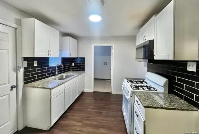 $1,300 | 1217 Keats Street, San Antonio, TX 78211