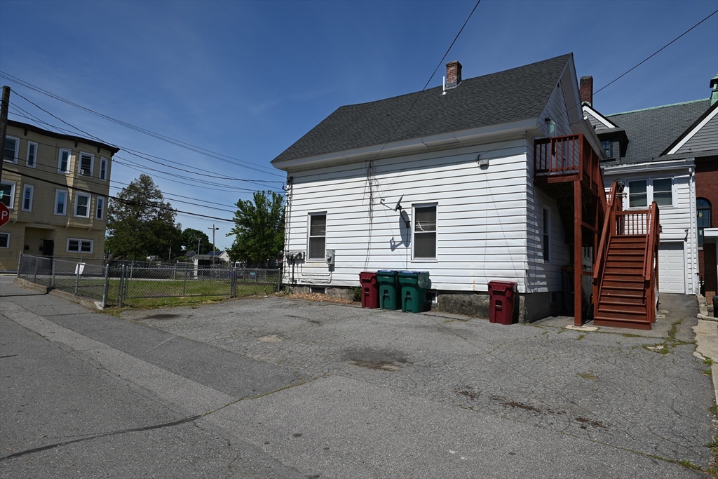 89 Mammoth Road Lowell, MA 01854 - Photo 8 of 38