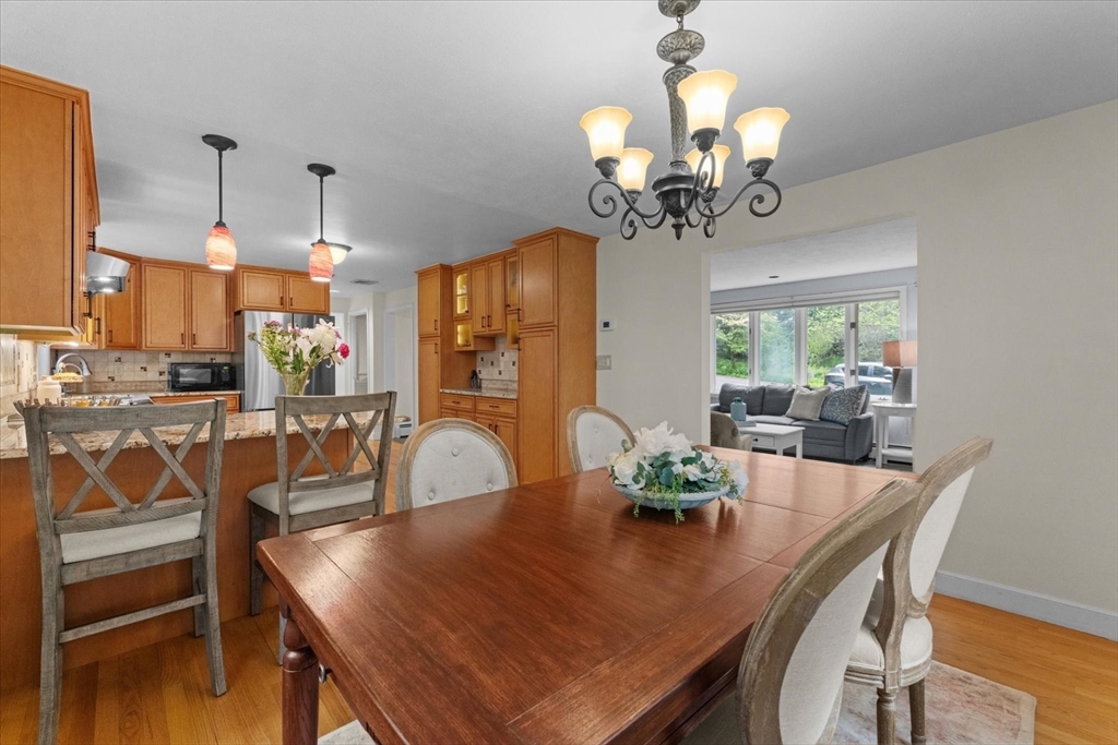 41 A Hunnewell Street Wellesley, MA 02481 - Photo 4 of 21