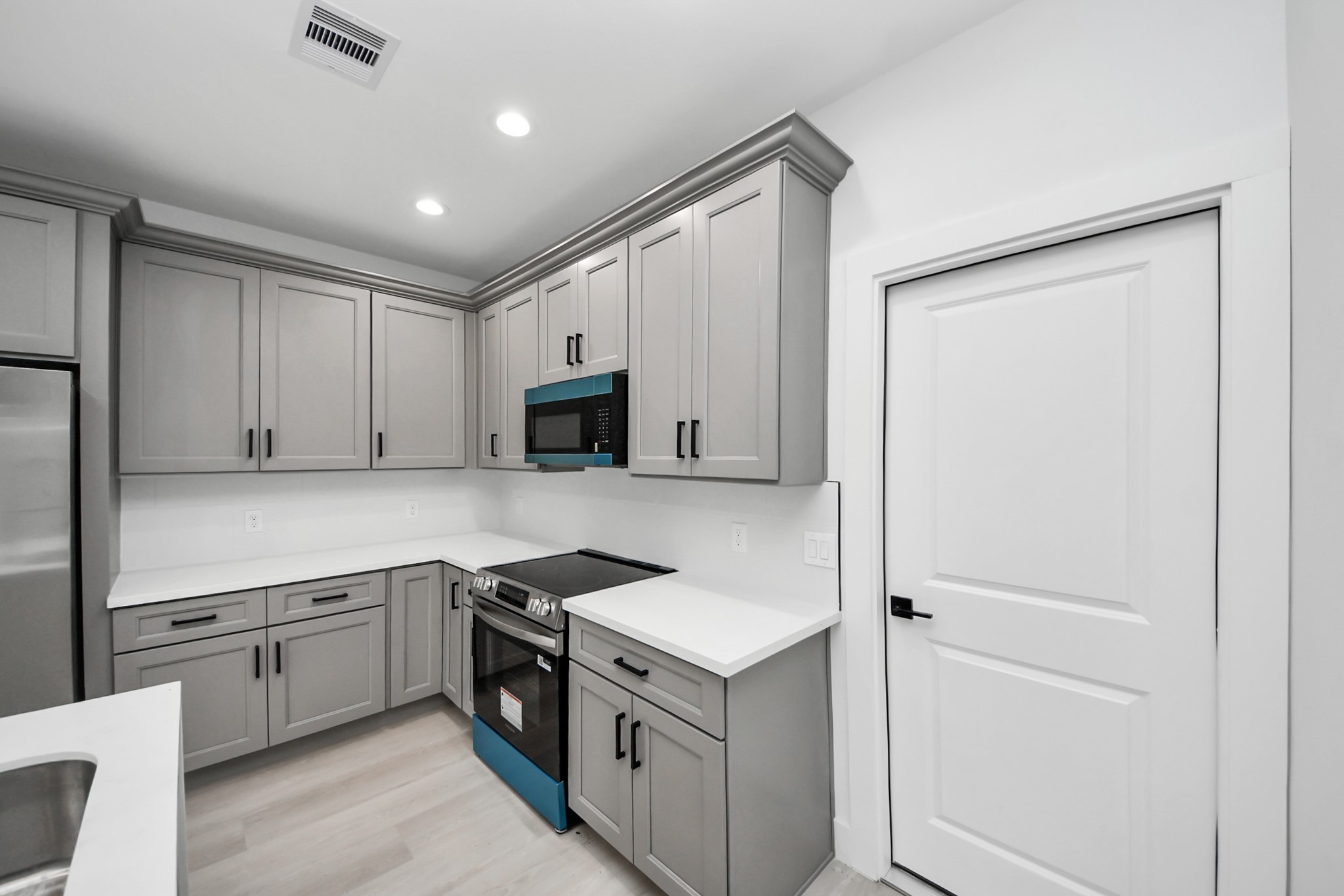 8218 Lawler Street Houston, TX 77051 - Photo 11 of 29