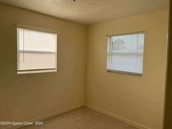 $1,500 | 360 Schoolhouse Lane, Merritt Island, FL 32953