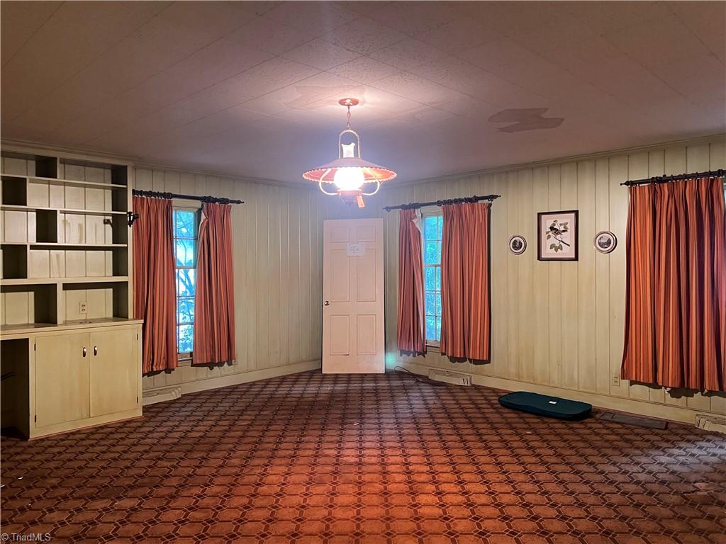 328 Robin Road Mount Airy, NC 27030 - Photo 4 of 23 Gallery Image 4