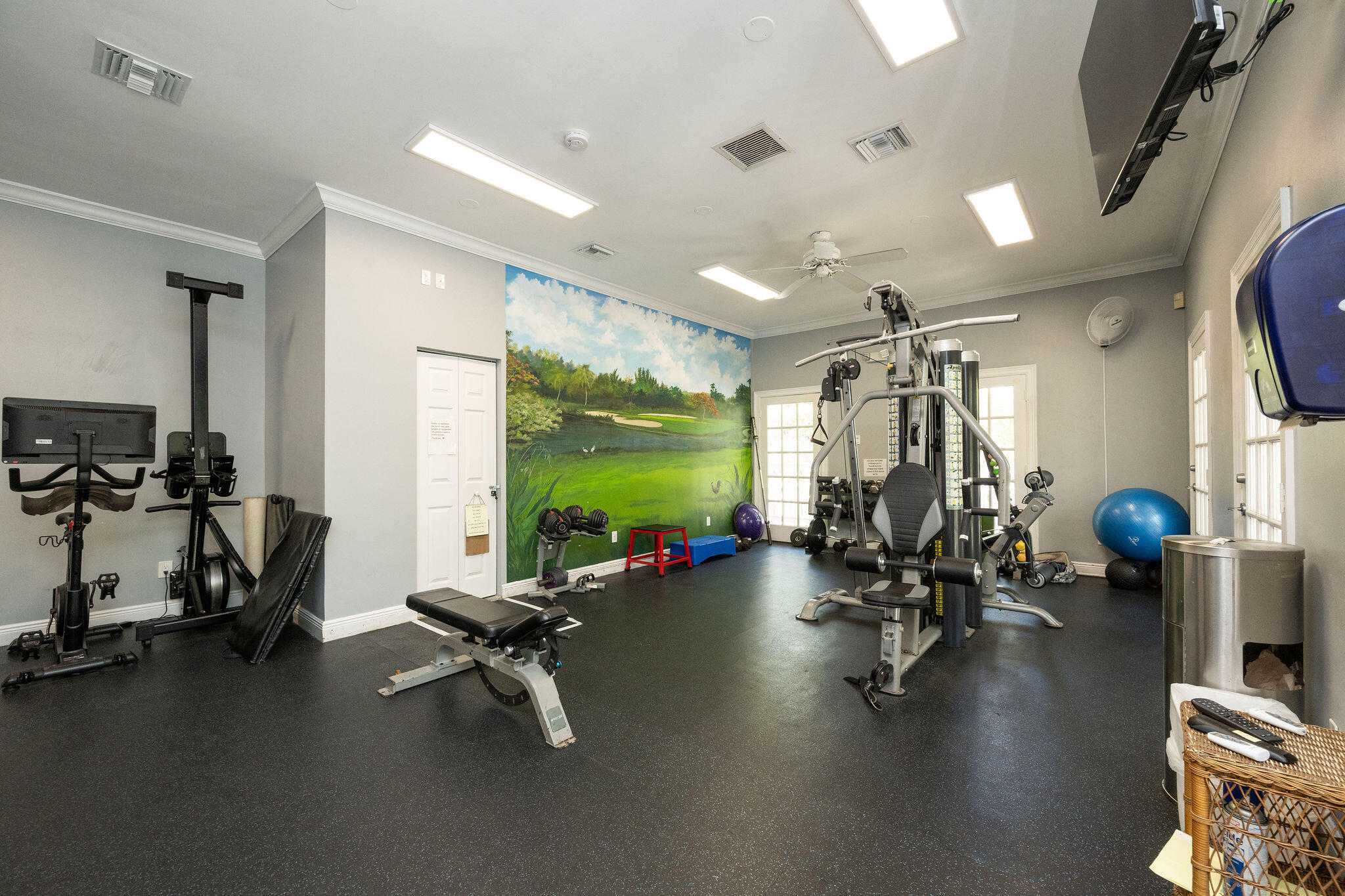 1 Spoonbill Way Key West, FL 33040 - Photo 23 of 38 a view of a room with gym equipment