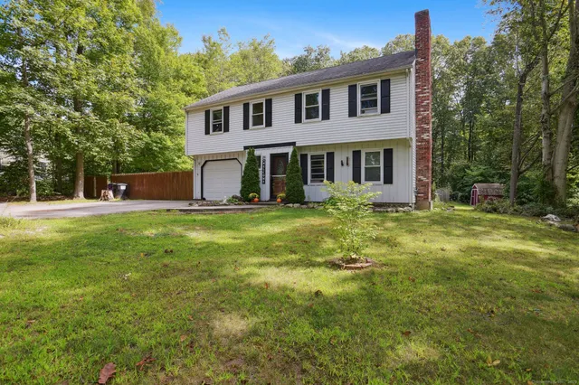 $375,000 | 26 Longate Road, Clinton, CT 06413