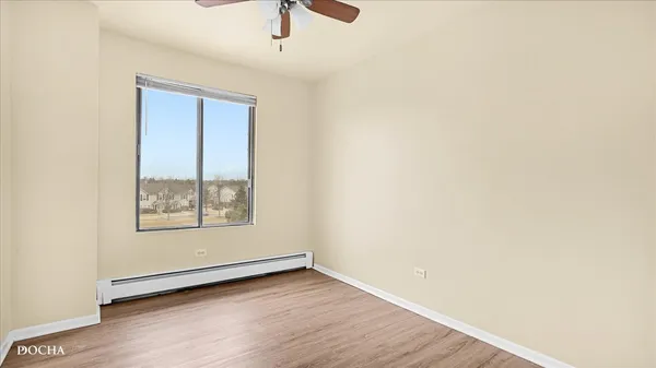 $2,000 | 201 North Gregory Street, Unit 15, Aurora, IL 60504