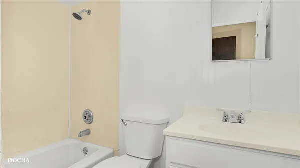 $2,000 | 201 North Gregory Street, Unit 15, Aurora, IL 60504