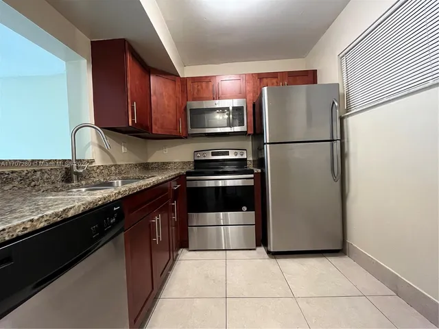 $120,000 | 3700 Northwest 21st Street, Unit 304, Lauderdale Lakes, FL 33311