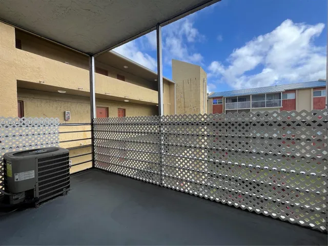 $120,000 | 3700 Northwest 21st Street, Unit 304, Lauderdale Lakes, FL 33311