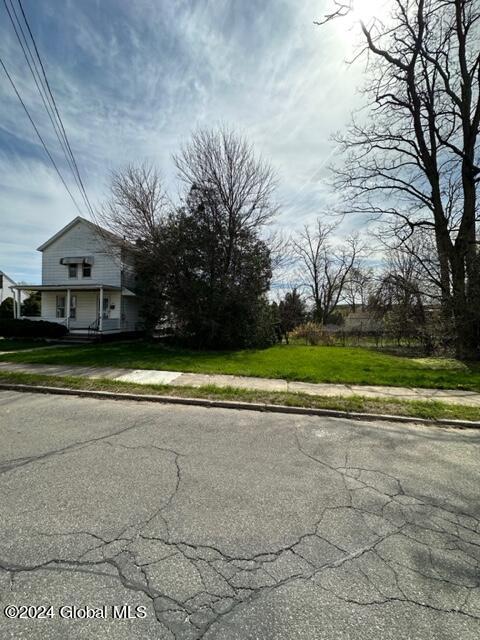 329 Eleventh Street Schenectady, NY 12306 - Photo 4 of 29 IMG_1021