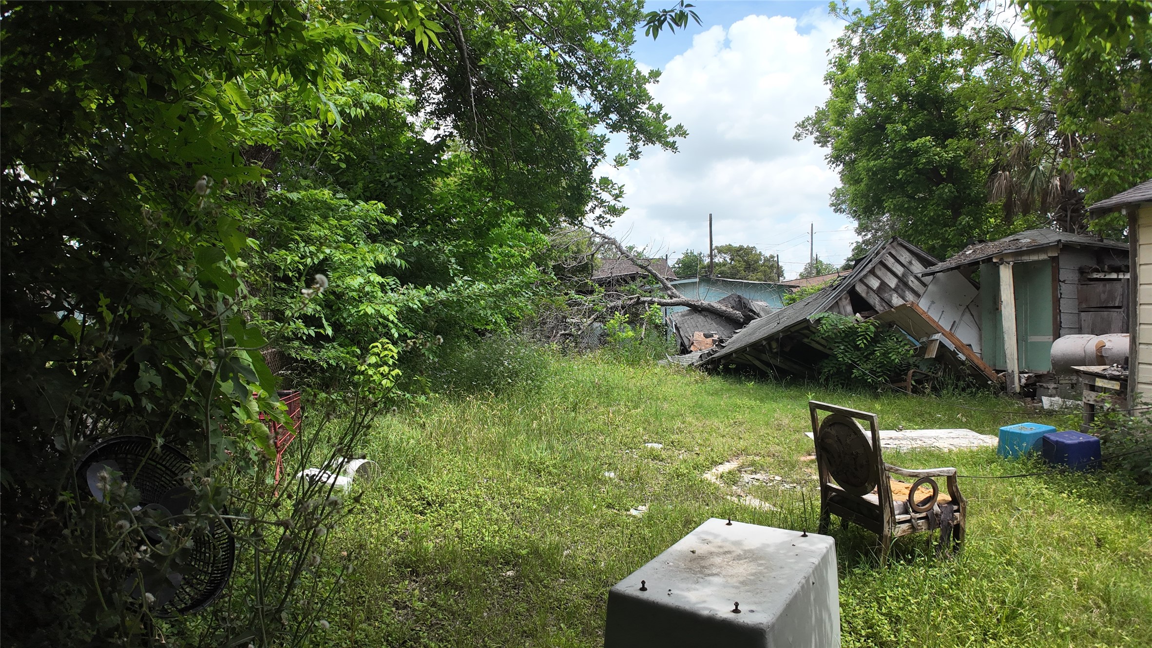 7935 Sherman Street Houston, TX 77012 - Photo 21 of 23 a view of a two chairs in a yard