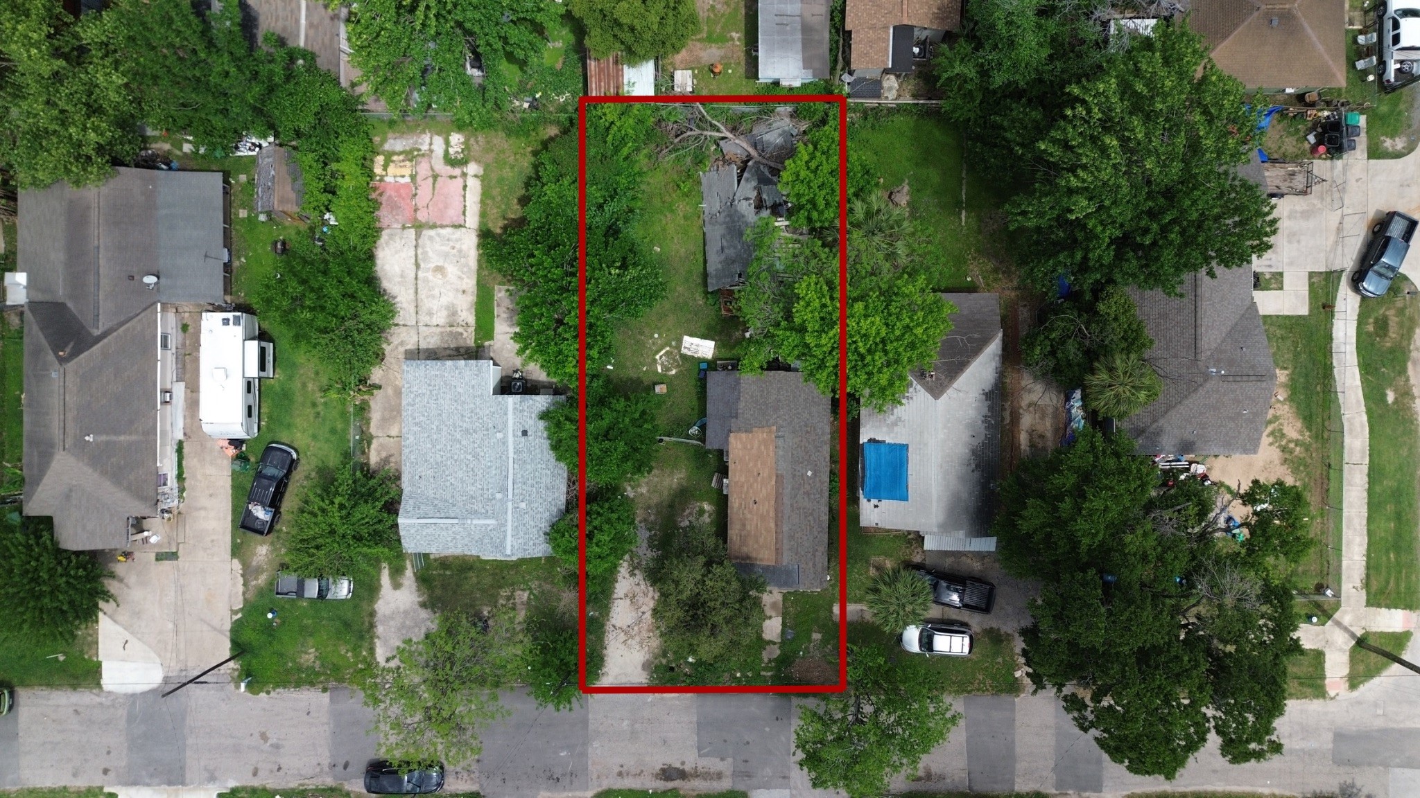 7935 Sherman Street Houston, TX 77012 - Photo 4 of 23 an aerial view of a house with a garden