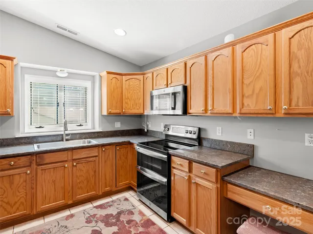 $400,000 | 338 Kyfields, Weaverville, NC 28787