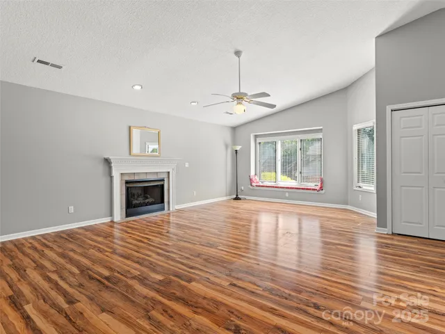 $400,000 | 338 Kyfields, Weaverville, NC 28787