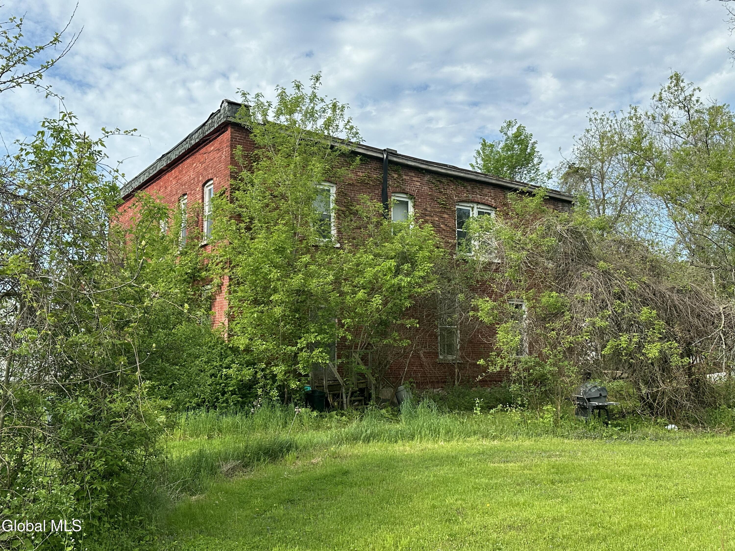 33 River Road Hoosick Falls, NY 12090 - Photo 4 of 8 IMG_5804