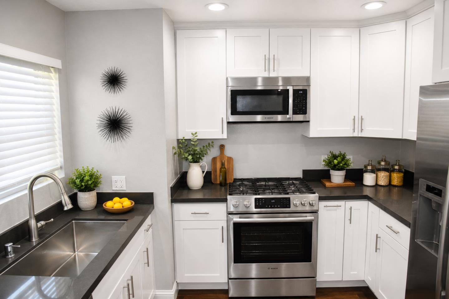 501-503 Pierce Road Menlo Park, CA 94025 - Photo 3 of 28