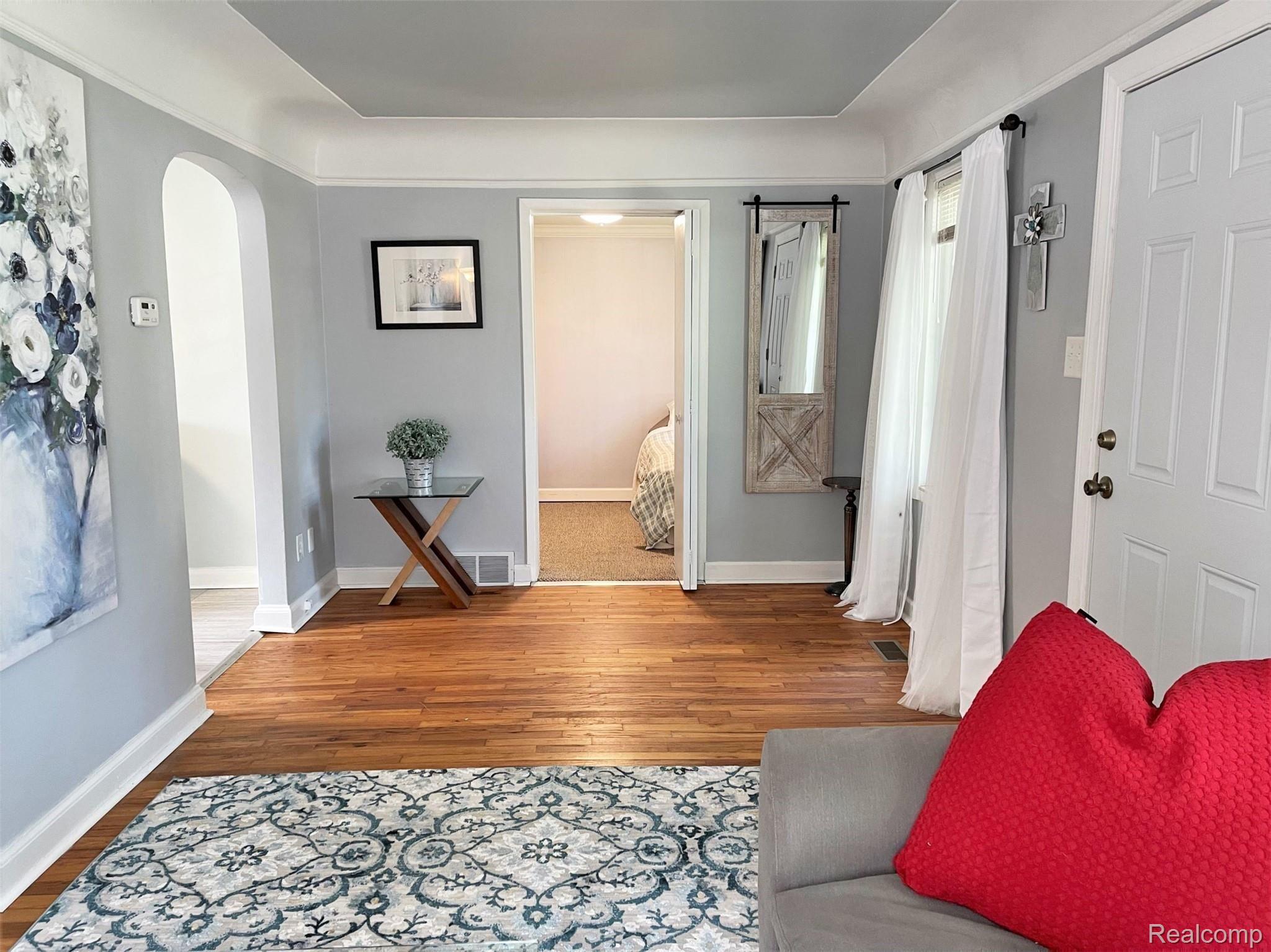 2111 Ridgemont Road Grosse Pointe, MI 48236 - Photo 10 of 28 ridge-dr1.jpg