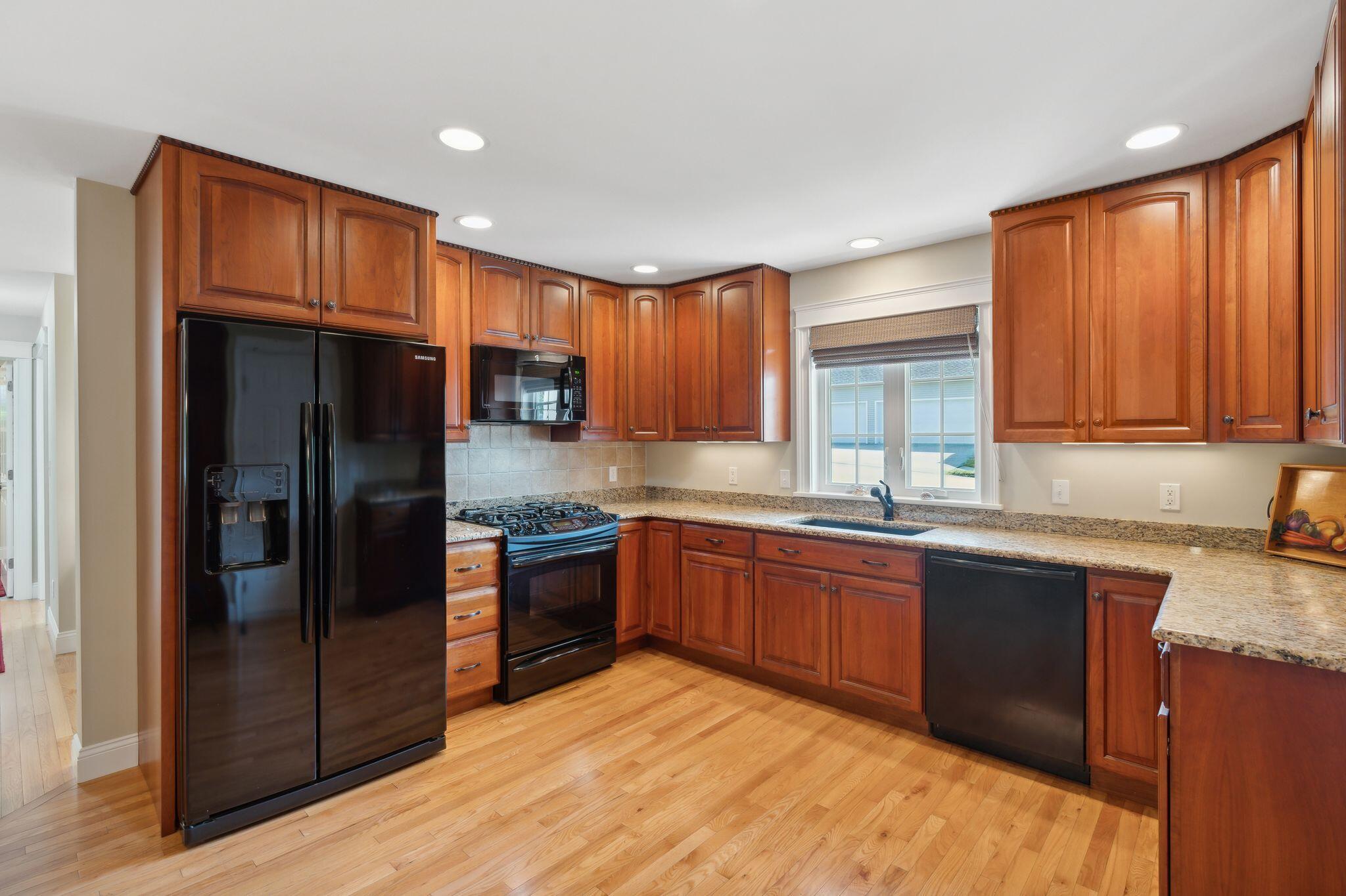 12 Goose Ledge Road, Unit 12 Cumberland Foreside, ME 04110 - Photo 11 of 45 17_DSC06805