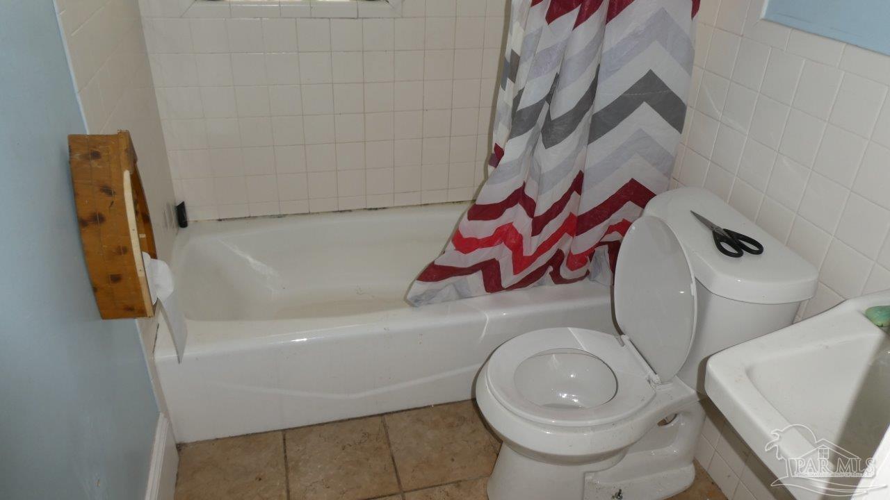 107 Northwest Kalash Road Pensacola, FL 32507 - Photo 4 of 16 Gallery Image 4