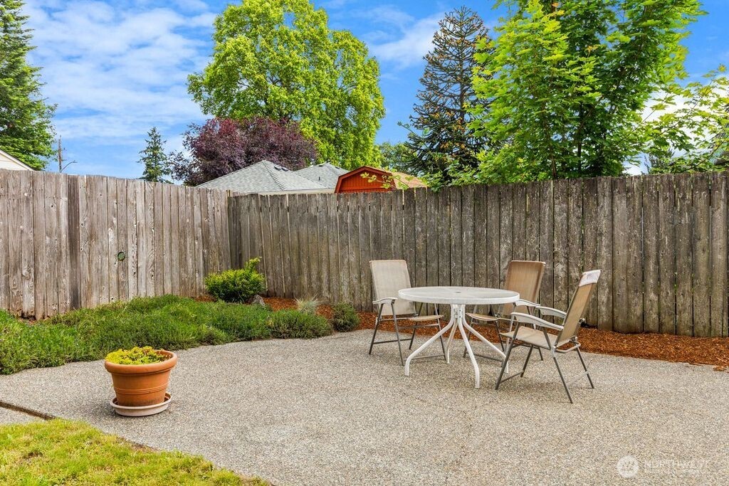 1708 Monterey Court Northeast Renton, WA 98056 - Photo 23 of 26