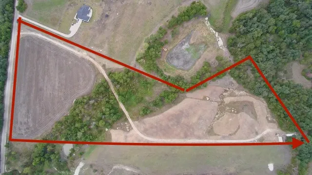 a view of a small yard