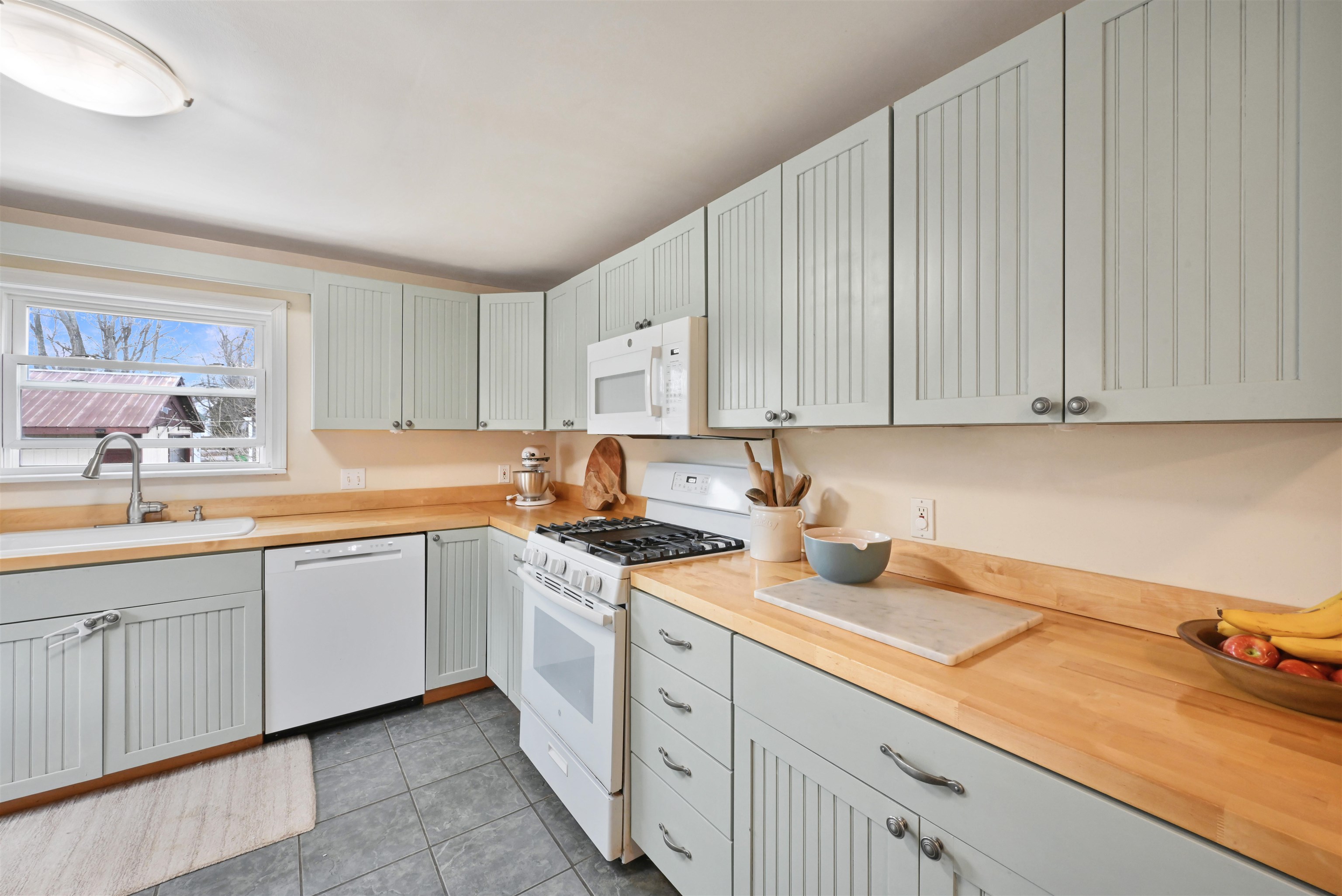 24 Edward Street St. Albans, VT 05478 - Photo 12 of 47